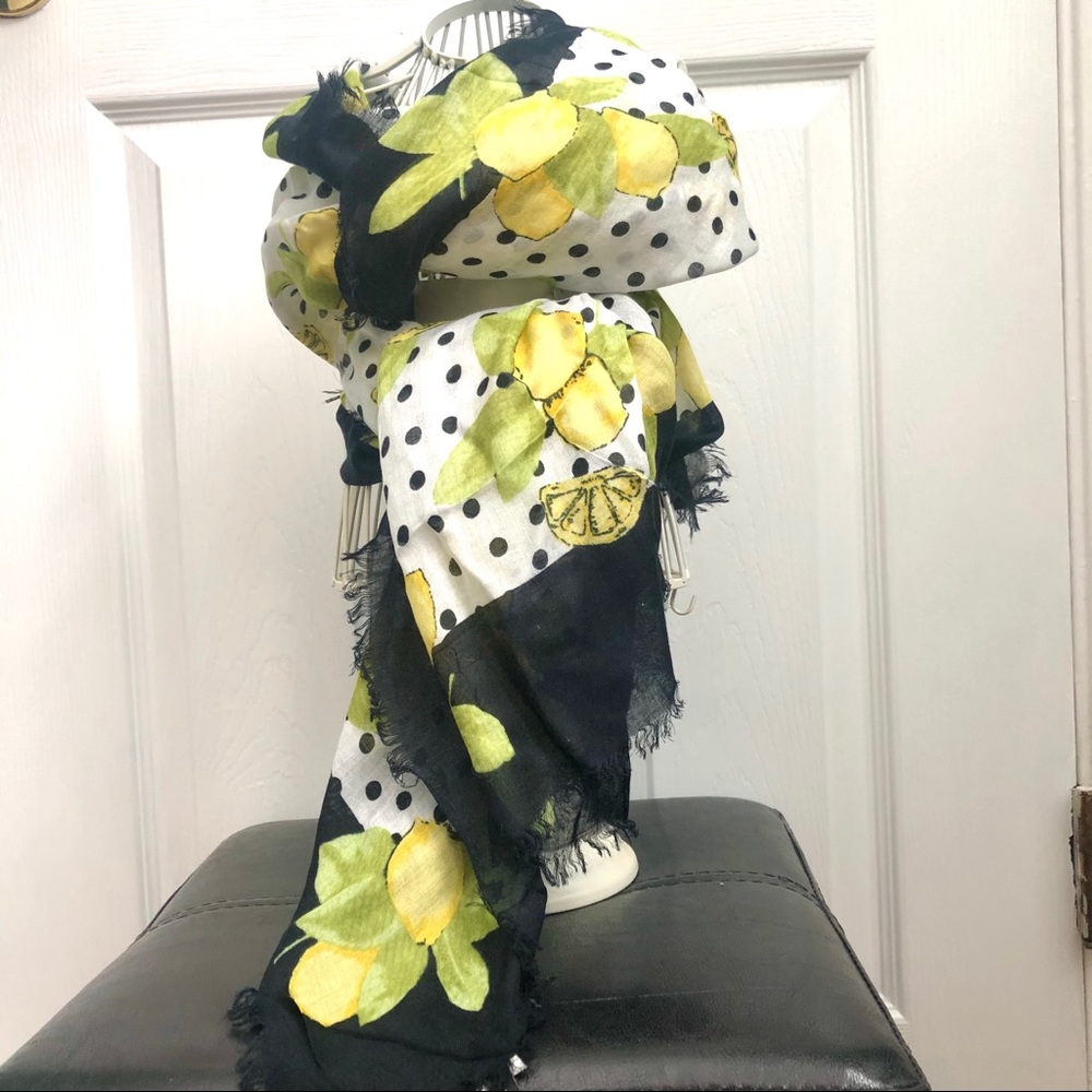 Ann Taylor “Lemons” scarf  yellow/white/black